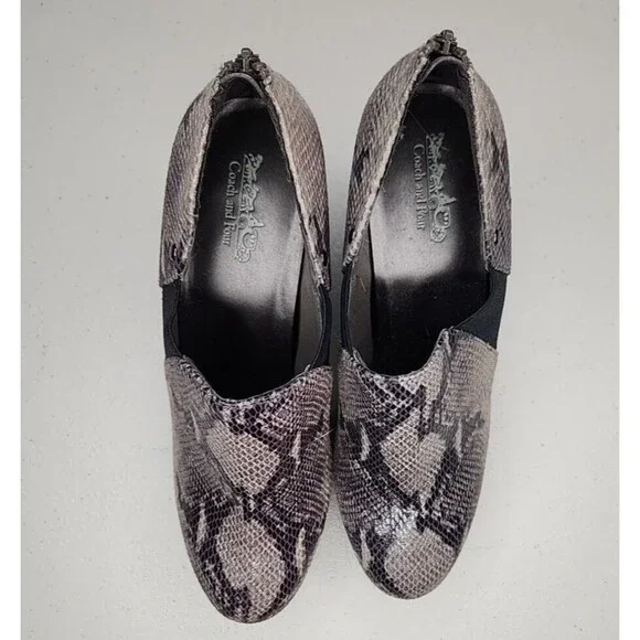 Coach And Four Heels Pumps Gray Python Print Shoe Zip Close Women's Size 8.5 - Picture 3 of 8